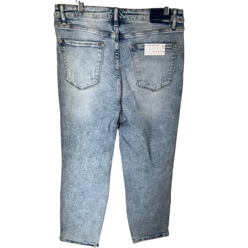 Risen High Rise Mom Jeans Women's 15/32 Distressed Light Wash Denim Tapered NWT